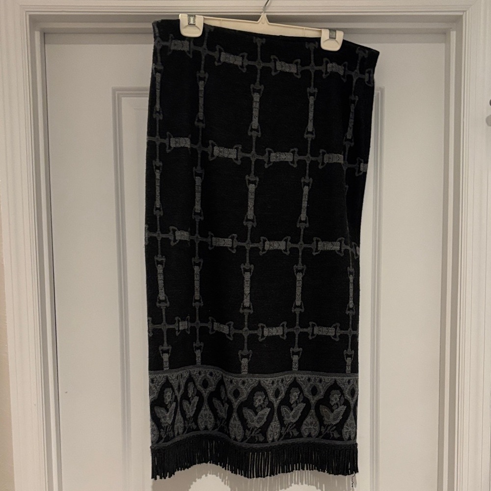 Nina Leonard Black and Gray Geometric Pencil Skirt